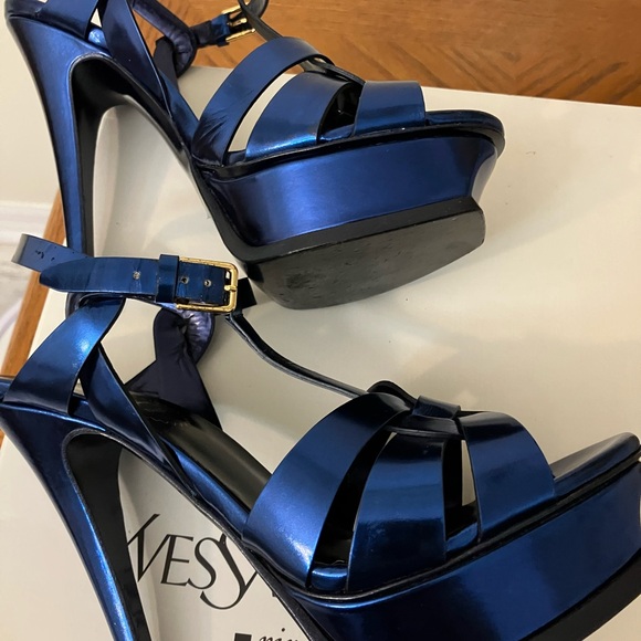 Yves Saint Laurent Tribute Midnight Blue Patent Leather Sandal 36.5 $ 1075.00 - Picture 10 of 10